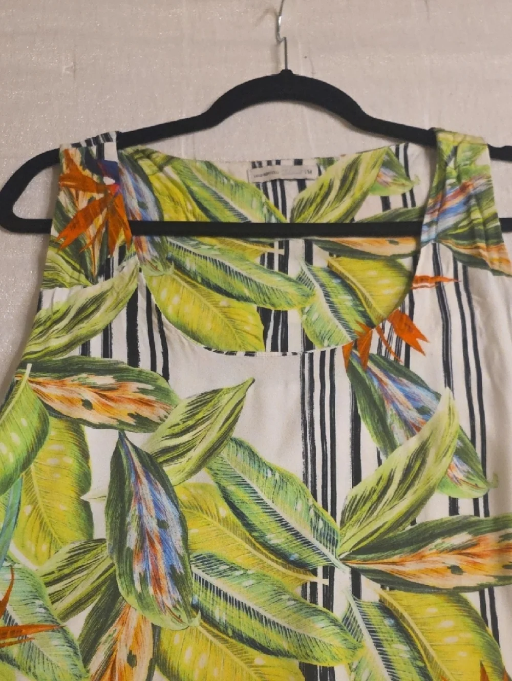 Luigi Bertolli Weekend ViscoseTropical Leaf Pocket Mini Dress in White and Green - Picture 12 of 16